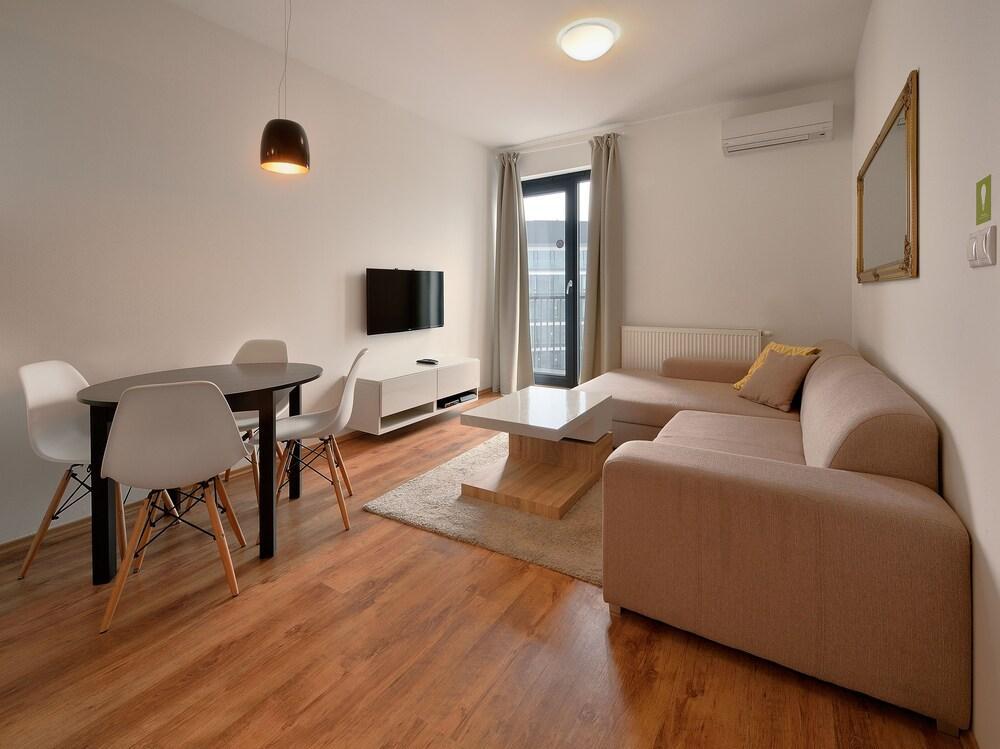 Charming & Cozy Ambiente Apartments Bratislava Eksteriør bilde